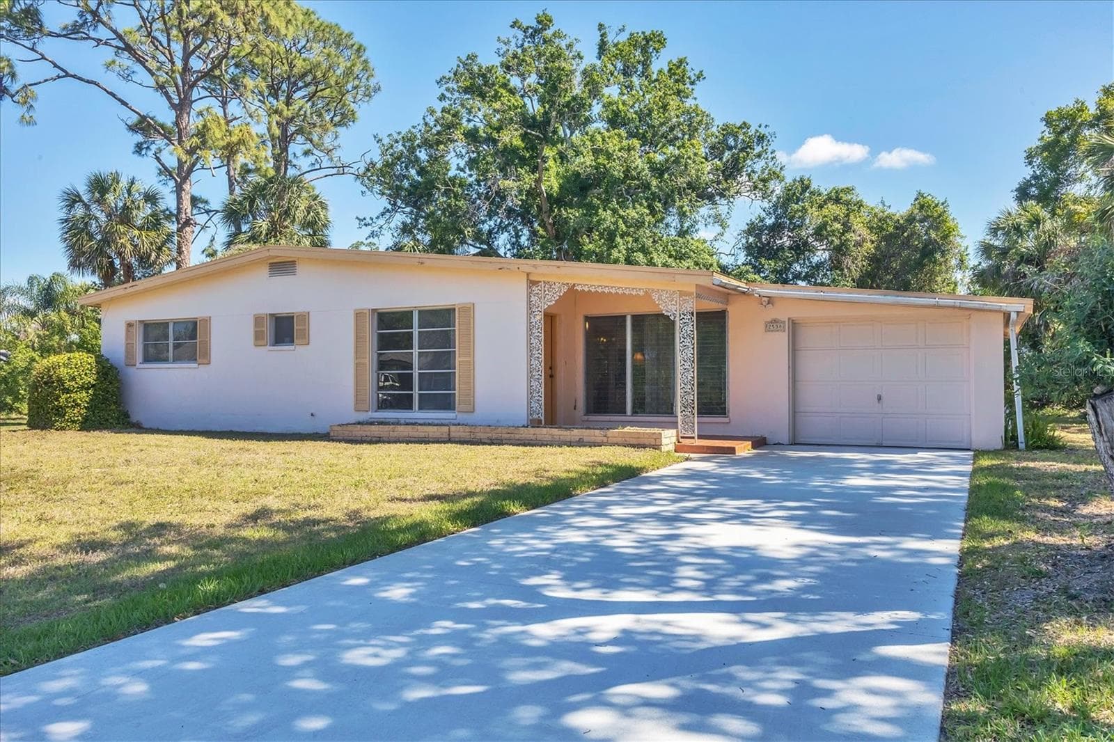 2538 LAKESHORE CIR