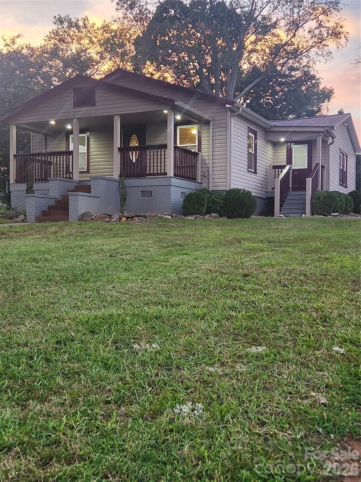 8 N summit Avenue