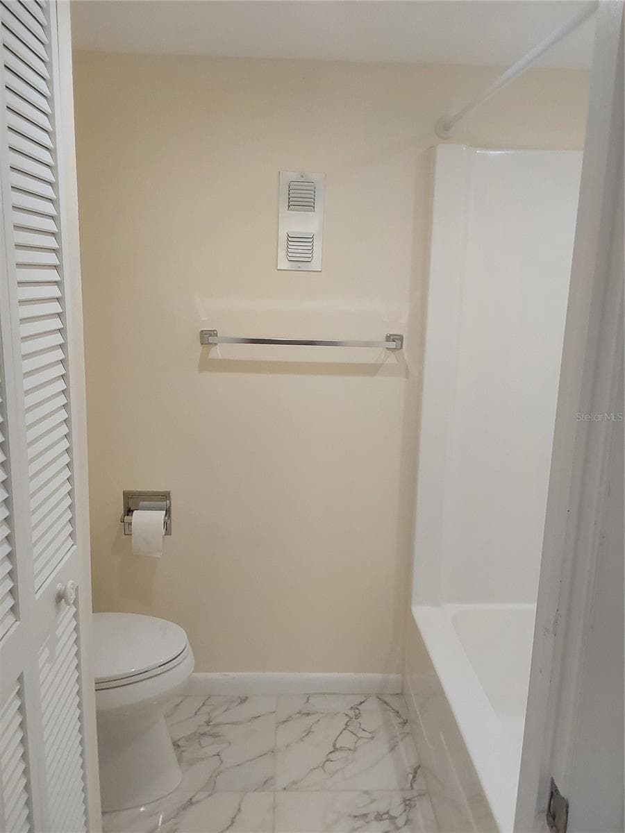 Condominium at 500 TREASURE ISLAND CSWY #502, TREASURE ISLAND, photo 22 of 27