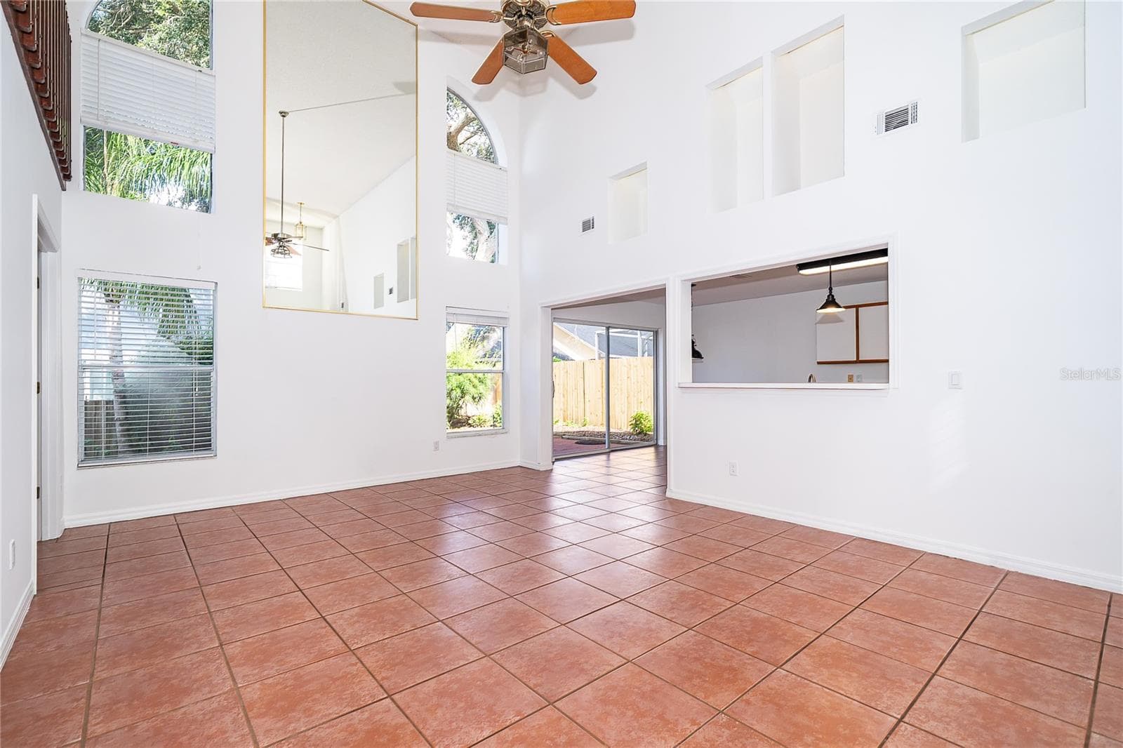 Bright and Open Floor Plan! - 696 REMINGTON OAK DR, LAKE MARY