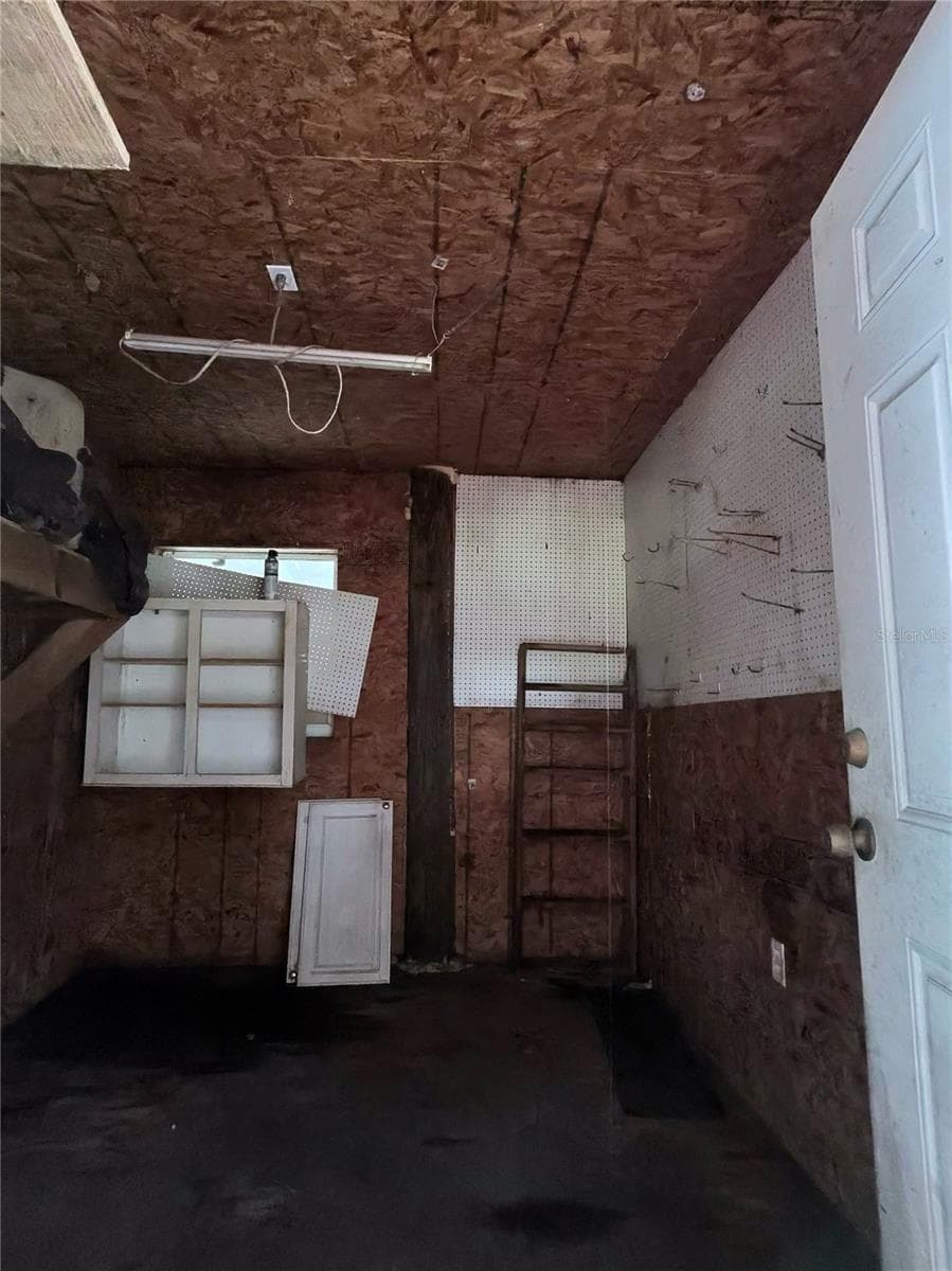 room inside barn - 8235 STATE ROAD 64 W, ONA
