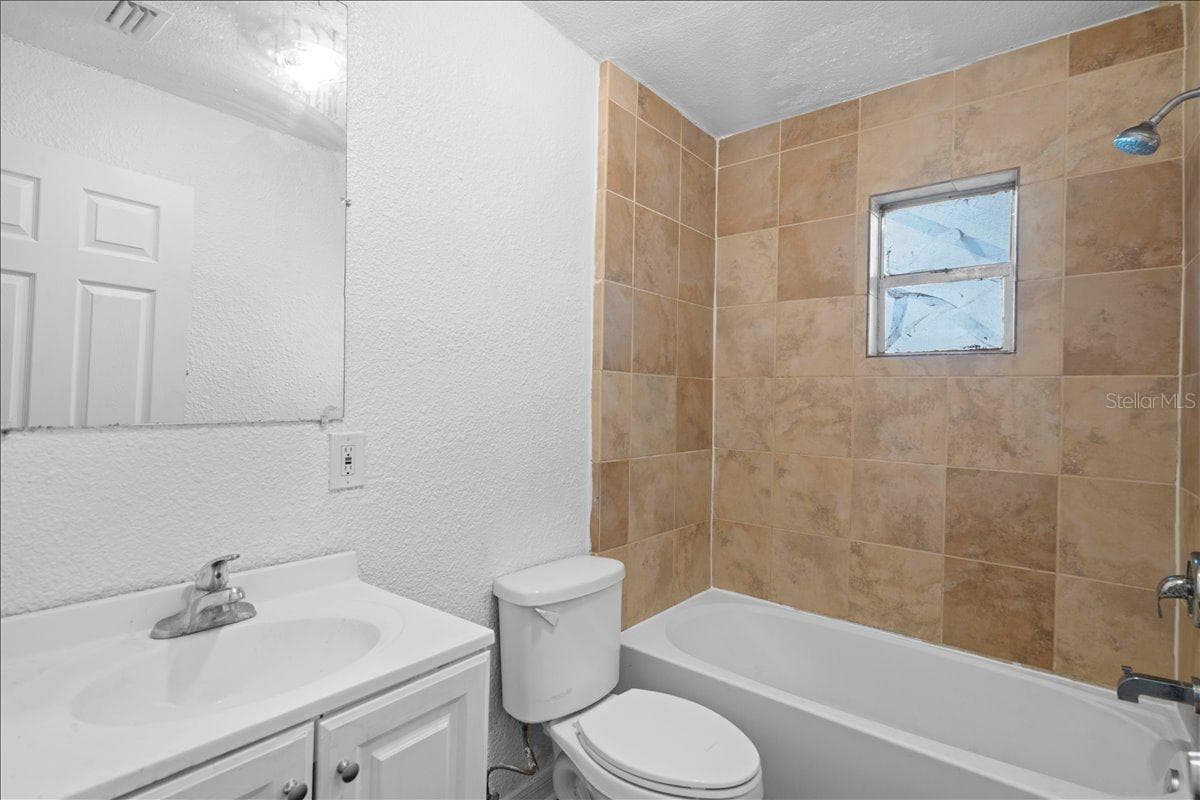 Single Family Residence at 704 E WILMA ST, TAMPA, photo 11 of 29