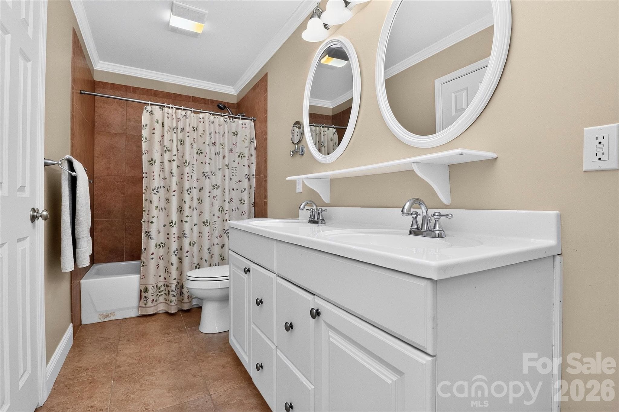 Hall Bath on upper Level - 4904 Steepleton Way, Charlotte