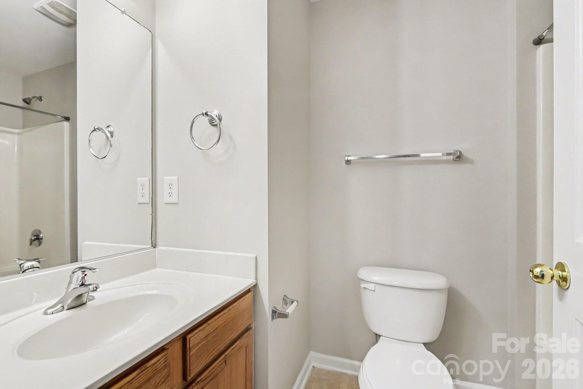 Guest bedroom full bath - 4960 Sunburst Lane, Charlotte
