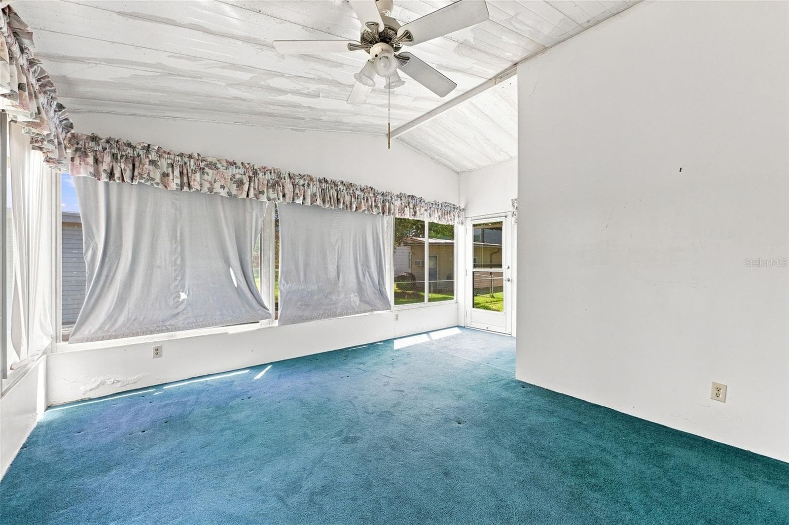 Enclosed Florida Room. - 3215 WEKIVA RD, TAVARES