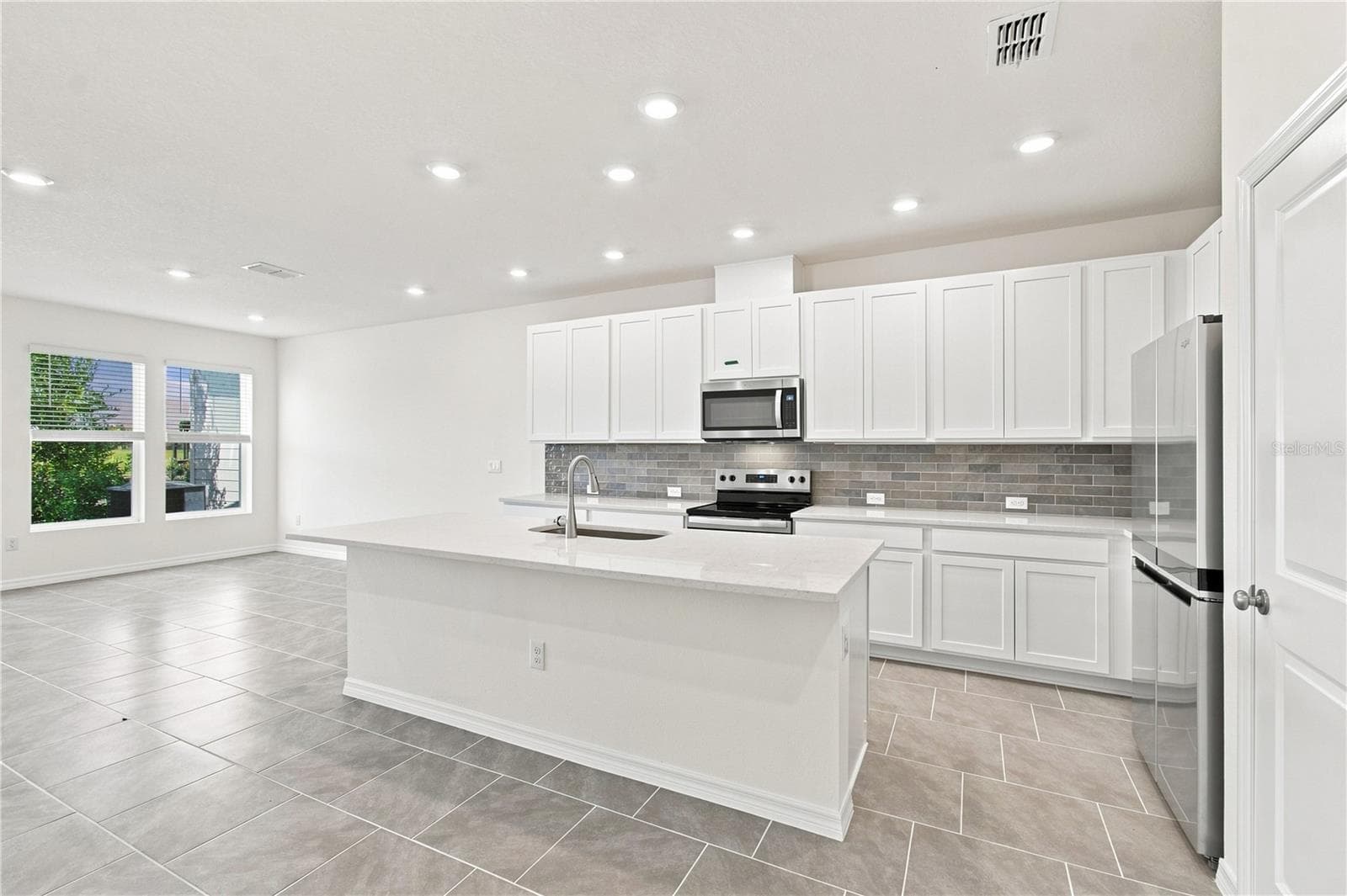 Kitchen - 6355 JENSEN VIEW AVE, APOLLO BEACH