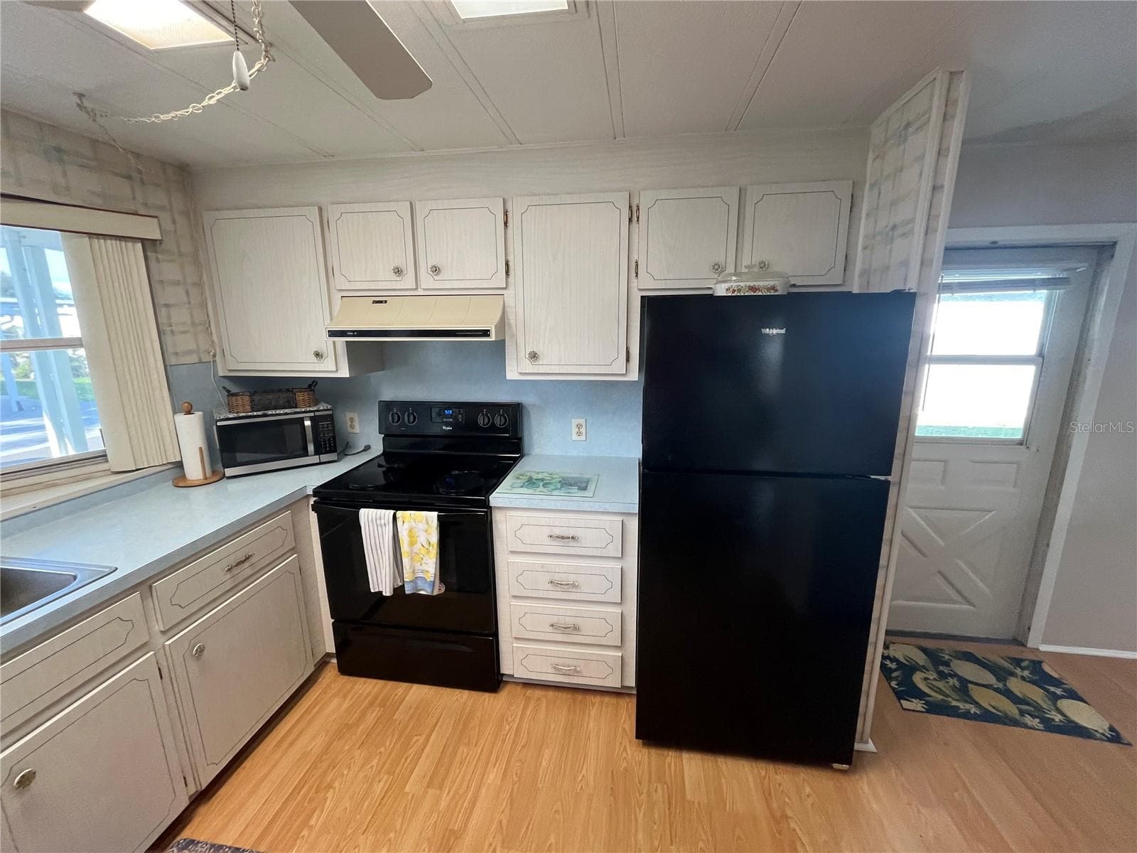 Manufactured Home at 423 CERVINA DR, VENICE, photo 16 of 38