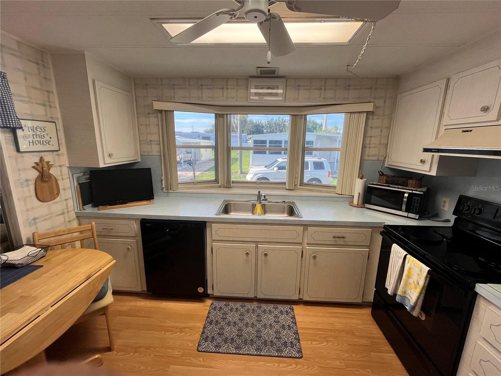 Manufactured Home at 423 CERVINA DR, VENICE, photo 17 of 38