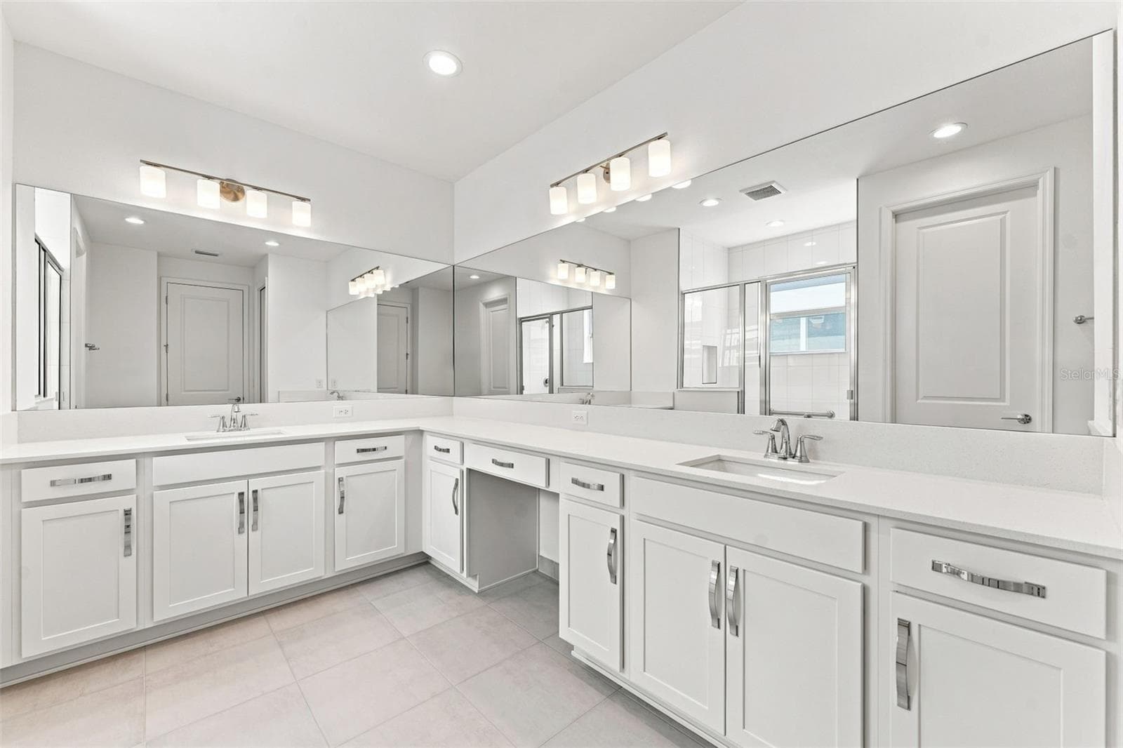 Gorgeous Oversized Primary Ensuite Bathroom Featuring Dual Sinks, Vanity Counter With Lots of Lighting From Every Angle - 3427 MALTA AVE, WESLEY CHAPEL