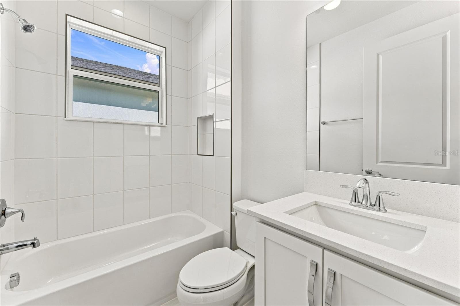 Beautiful Second Bathroom With Tub/Shower Combo & Quartz Countertop - 3427 MALTA AVE, WESLEY CHAPEL