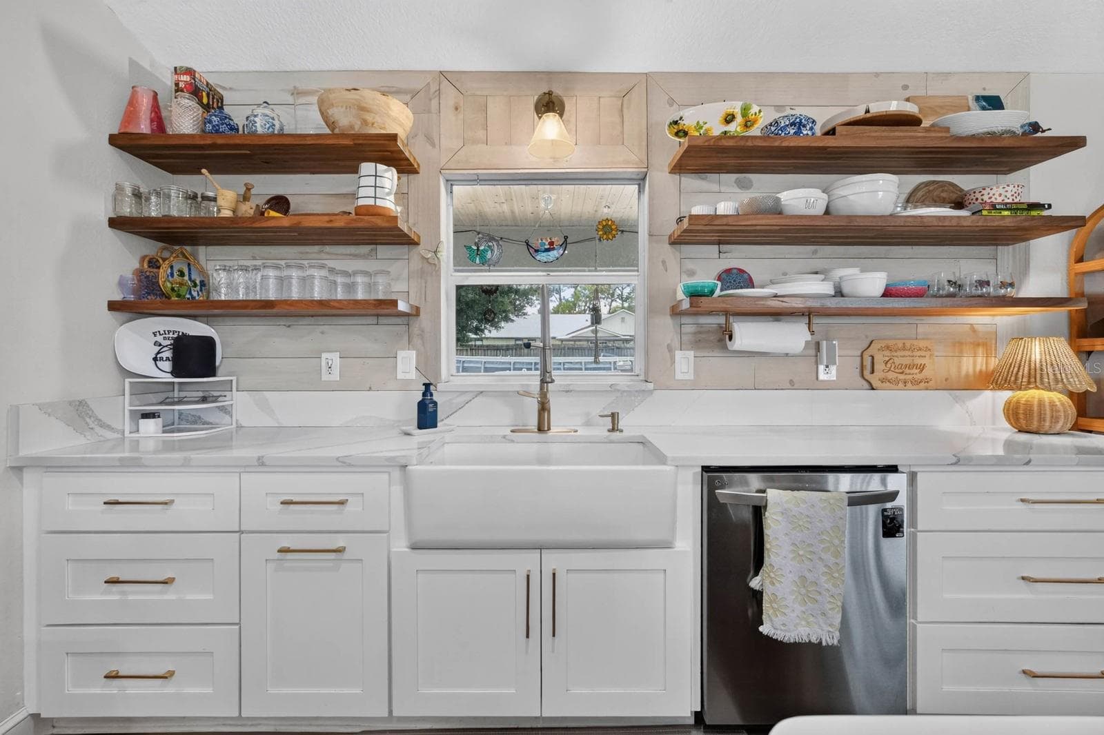 KITCHEN - 3216 UMBRELLA TREE, EDGEWATER