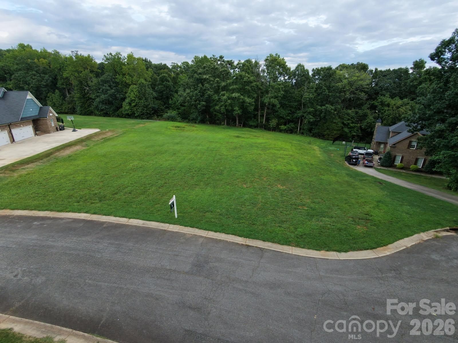 1103 Hastings Court