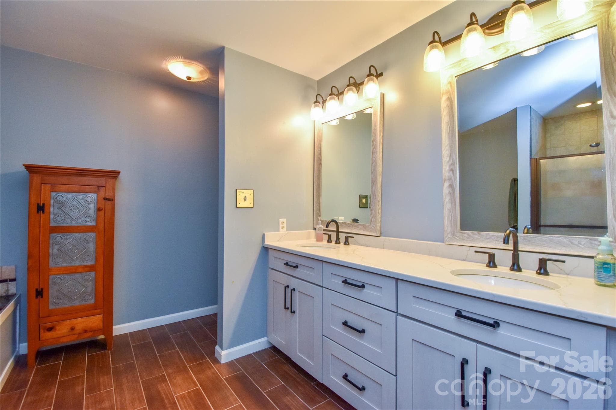 Single Family Residence at 127 Fairway Drive, Mooresville, photo 24 of 41