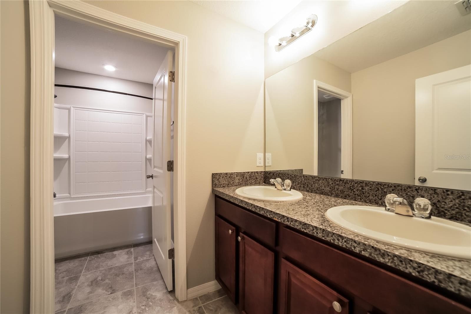 Single Family Residence at 6530 TRENT CREEK DR, SUN CITY CENTER, photo 13 of 15