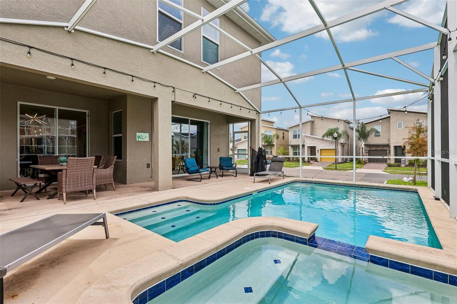 Private Pool - 571 STICKS ST, DAVENPORT