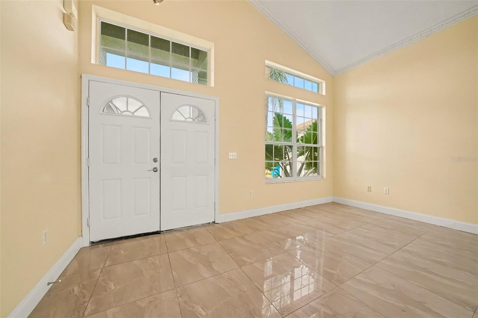 Single Family Residence at 909 DEVON CREEK RD, WINTER SPRINGS, photo 4 of 35