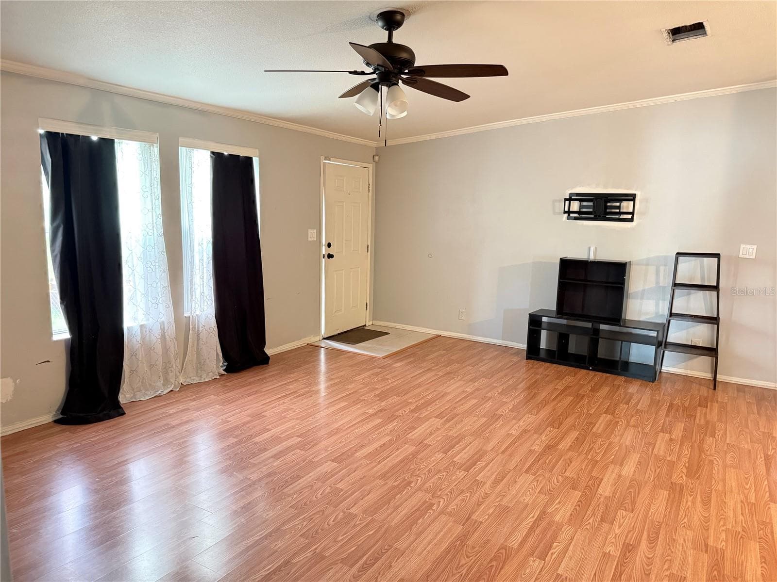 Manufactured Home at 4119 SE LEMON AVE, HIGHLAND CITY, photo 2 of 18