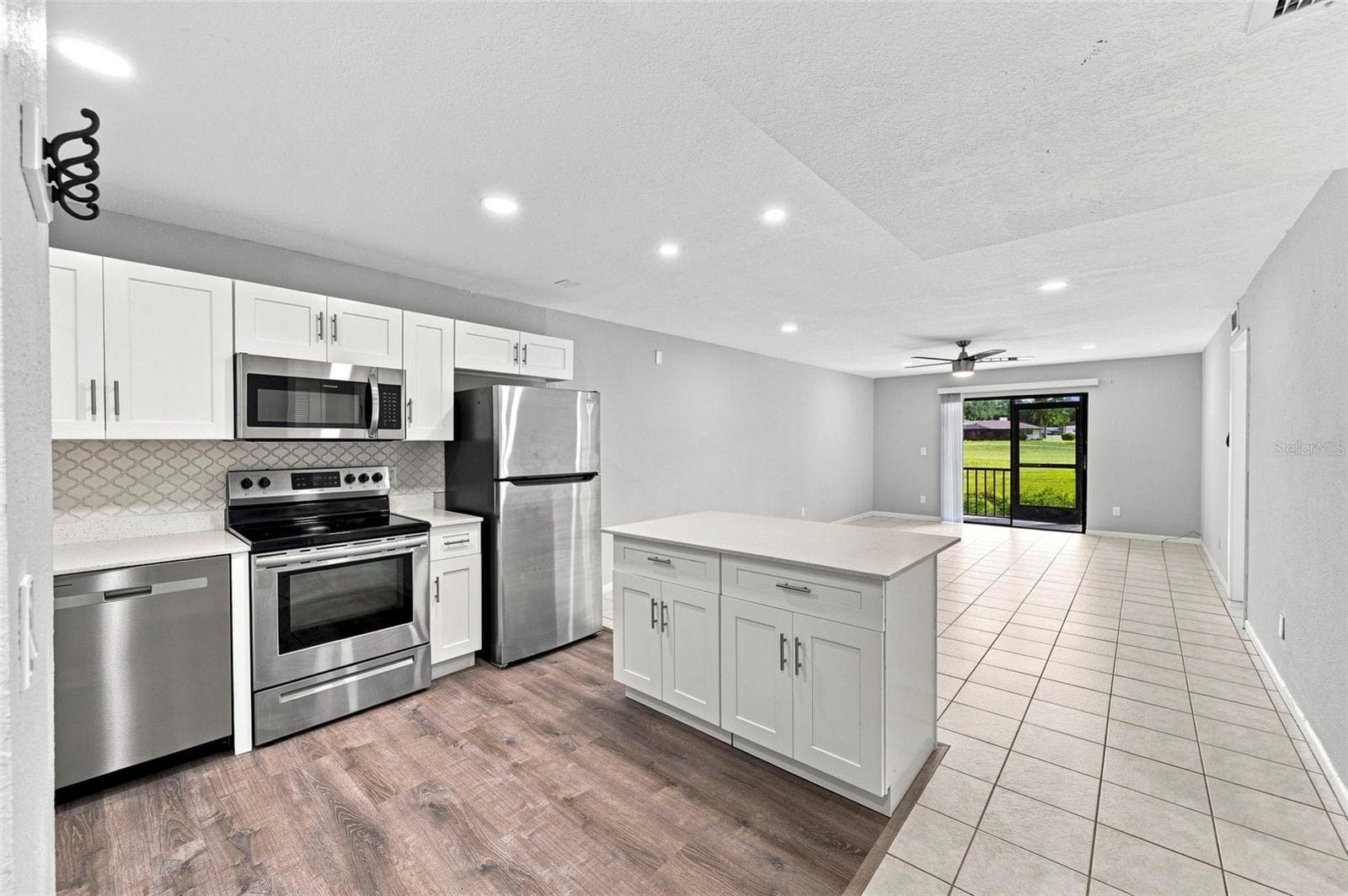 Condominium at 1000 TARPON WOODS BLVD #302, PALM HARBOR, photo 8 of 60