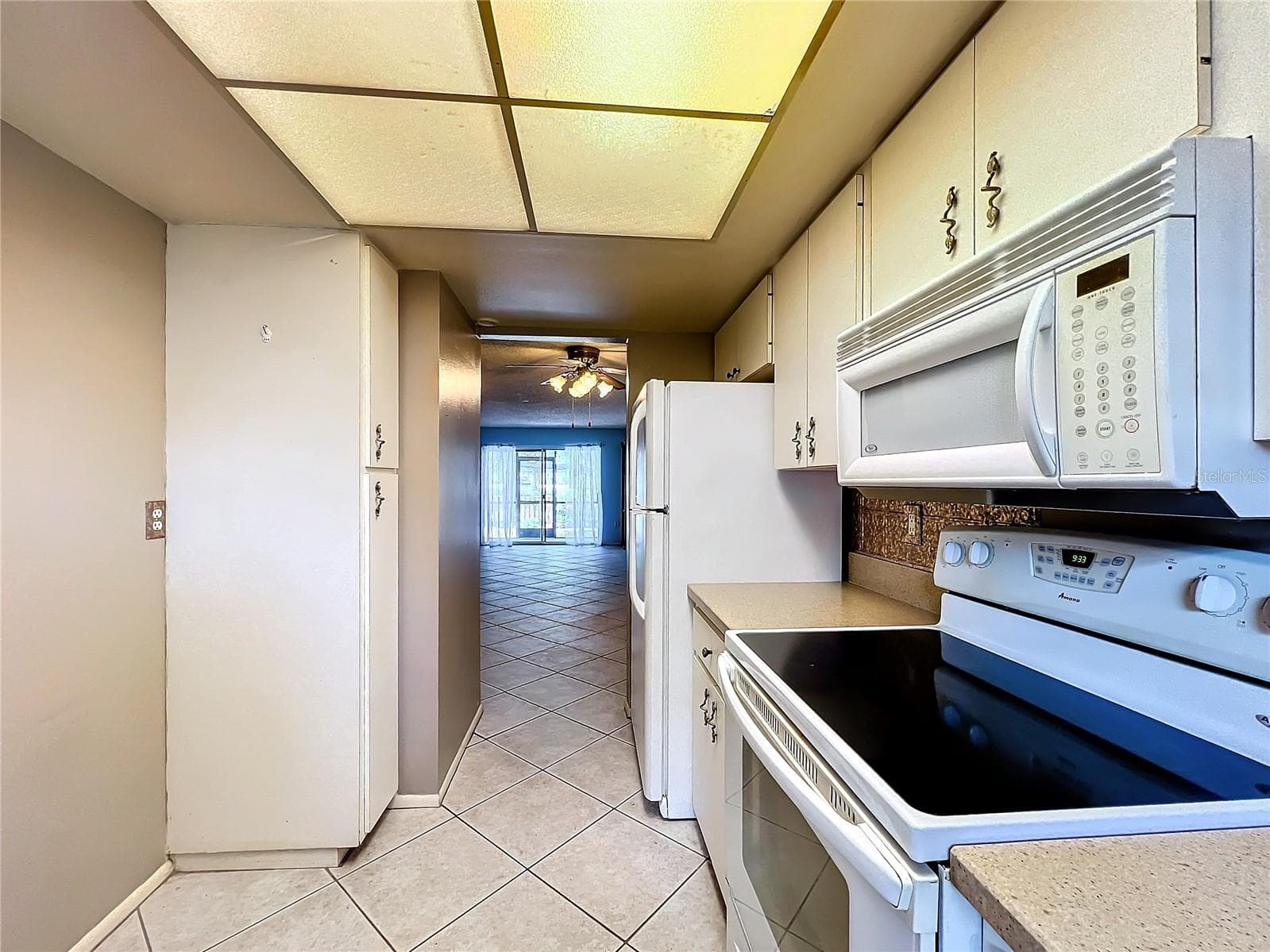 Kitchen - 509 PARKDALE MEWS #509, VENICE