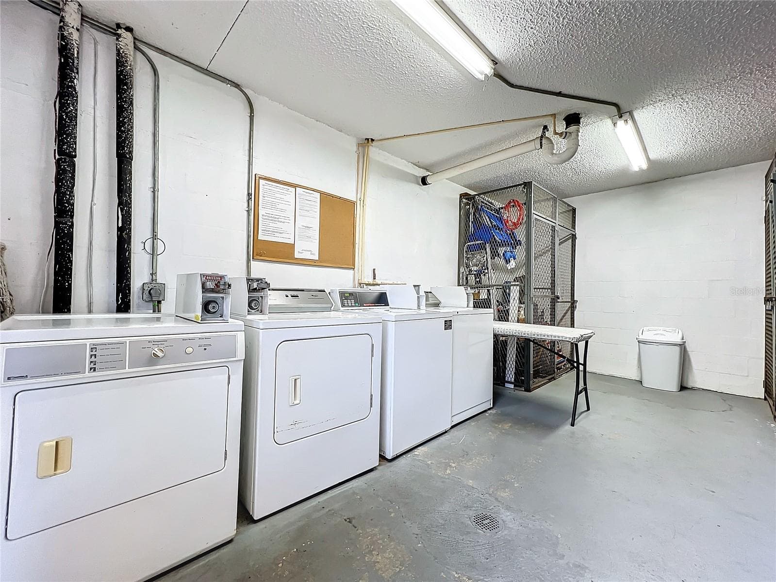 Community Laundry - 509 PARKDALE MEWS #509, VENICE