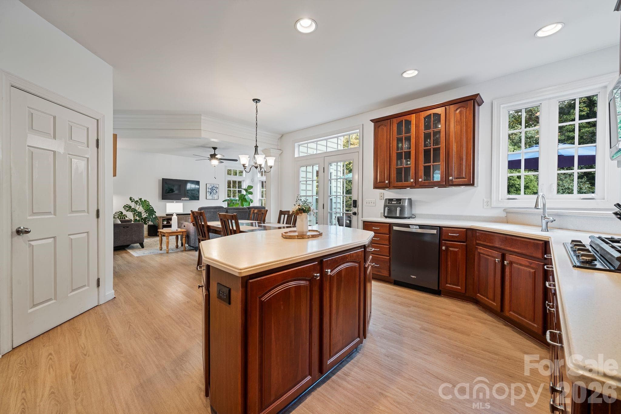 Single Family Residence at 152 Melbourne Drive, Fort Mill, photo 15 of 42