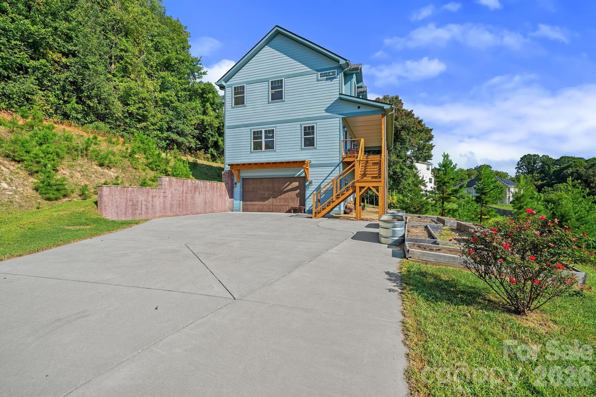 Single Family Residence at 19 Magnolia Farms Drive, Asheville, photo 2 of 44
