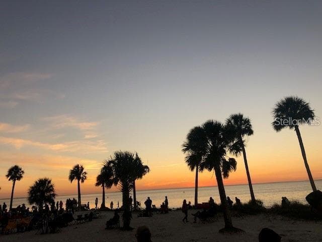 Sunset Beach - 612 E SPRUCE ST, TARPON SPRINGS