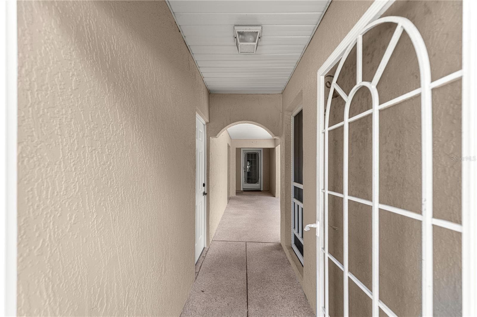 Entry leading to front door - 11299 SW 71ST TERRACE RD, OCALA