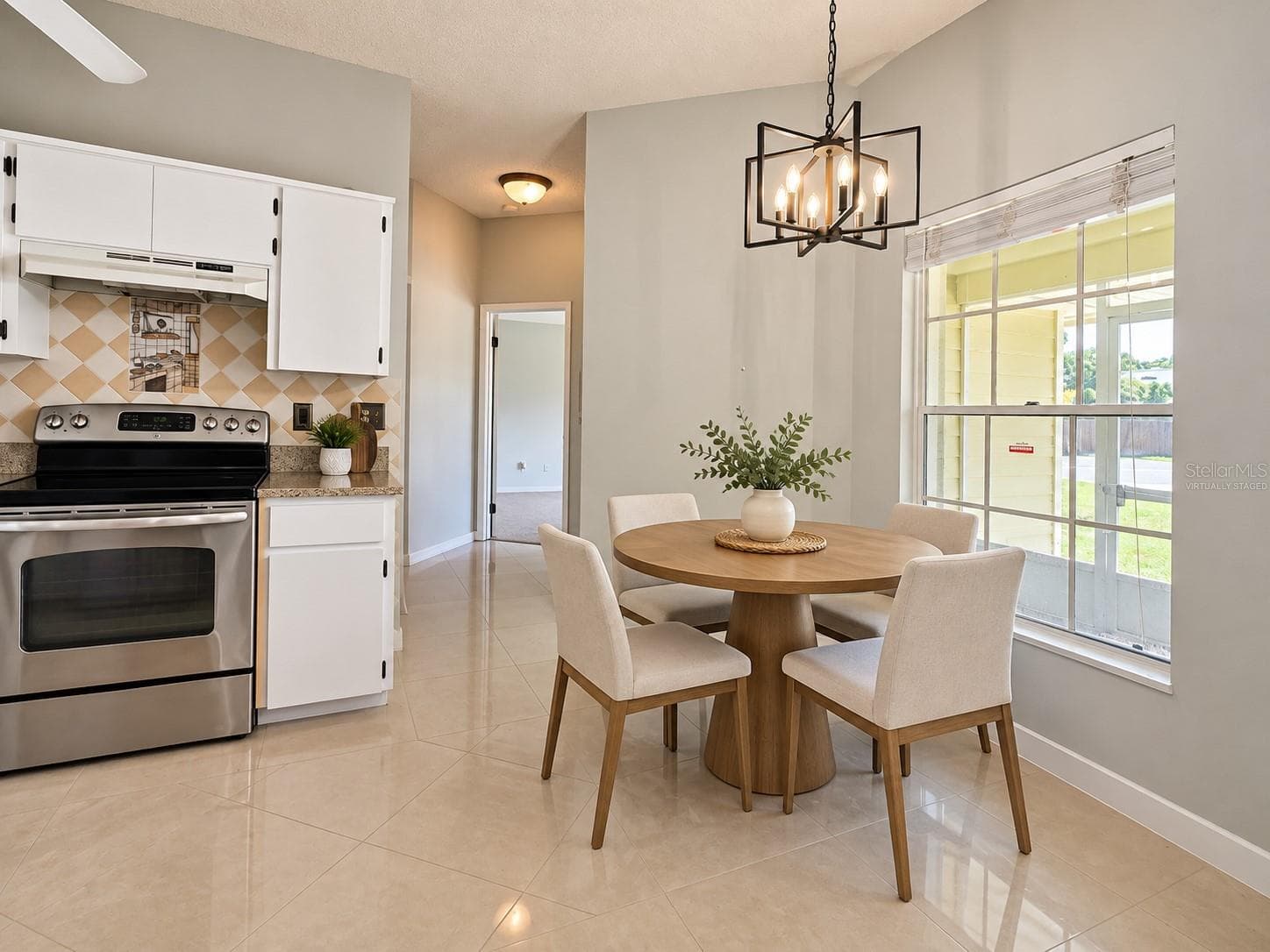 virtually staged - 888 FRANKLIN CIR, PALM HARBOR