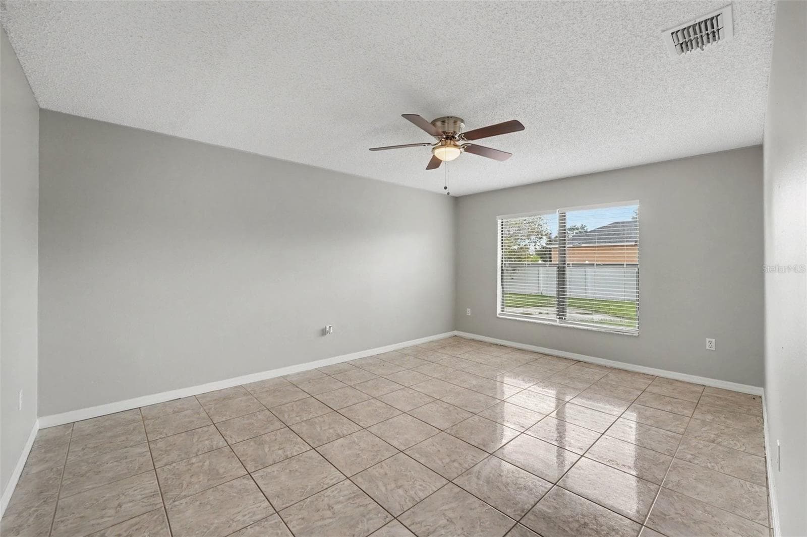 Single Family Residence at 32 YORK CT, KISSIMMEE, photo 9 of 18
