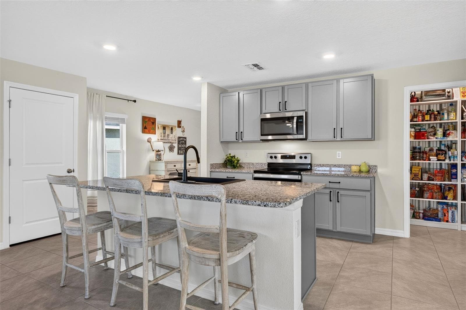 Single Family Residence at 10137 CHARLOTTE DR, PARRISH, photo 8 of 76