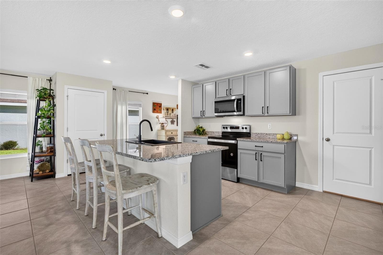 Single Family Residence at 10137 CHARLOTTE DR, PARRISH, photo 9 of 76
