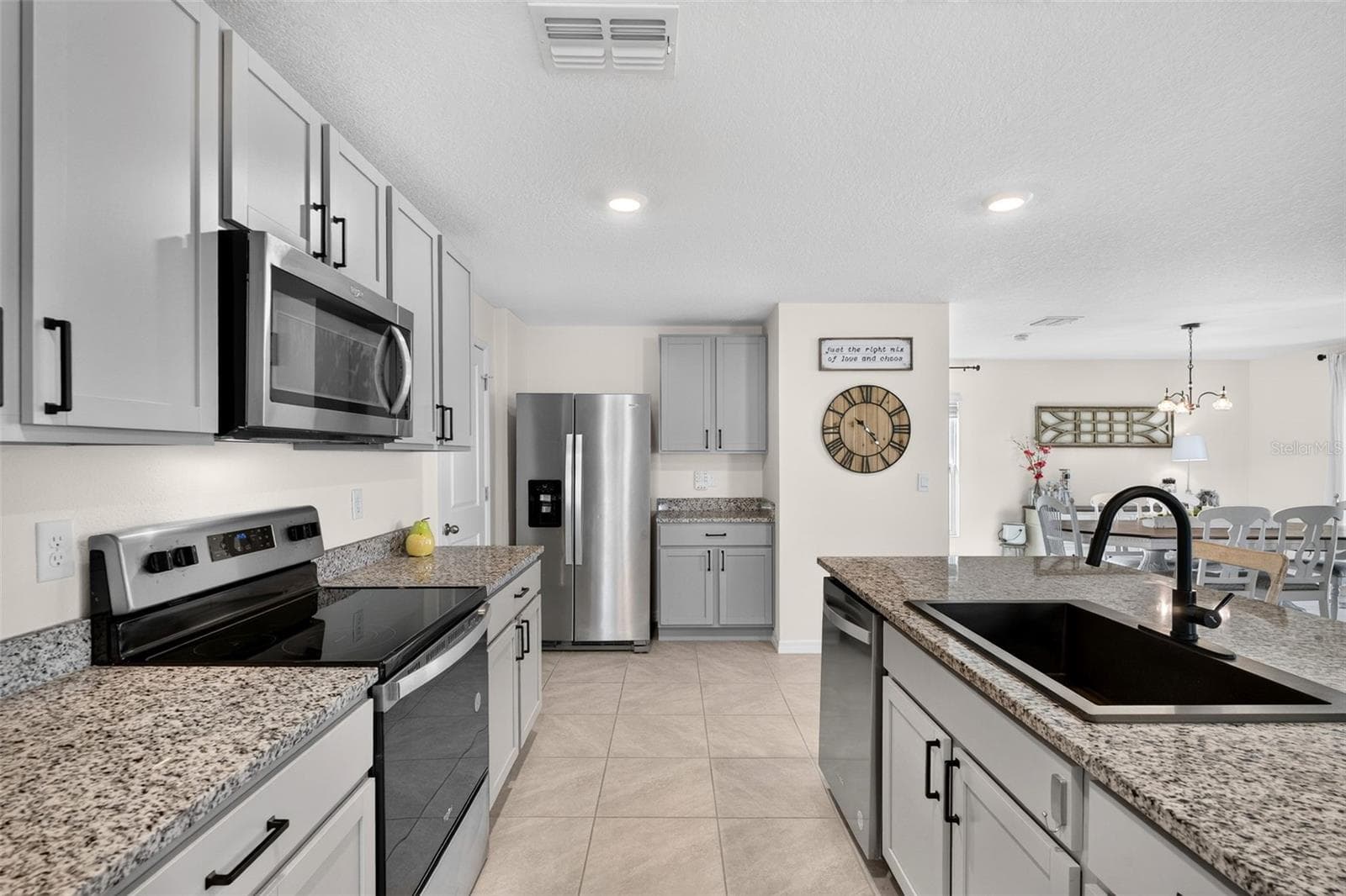 Single Family Residence at 10137 CHARLOTTE DR, PARRISH, photo 11 of 76