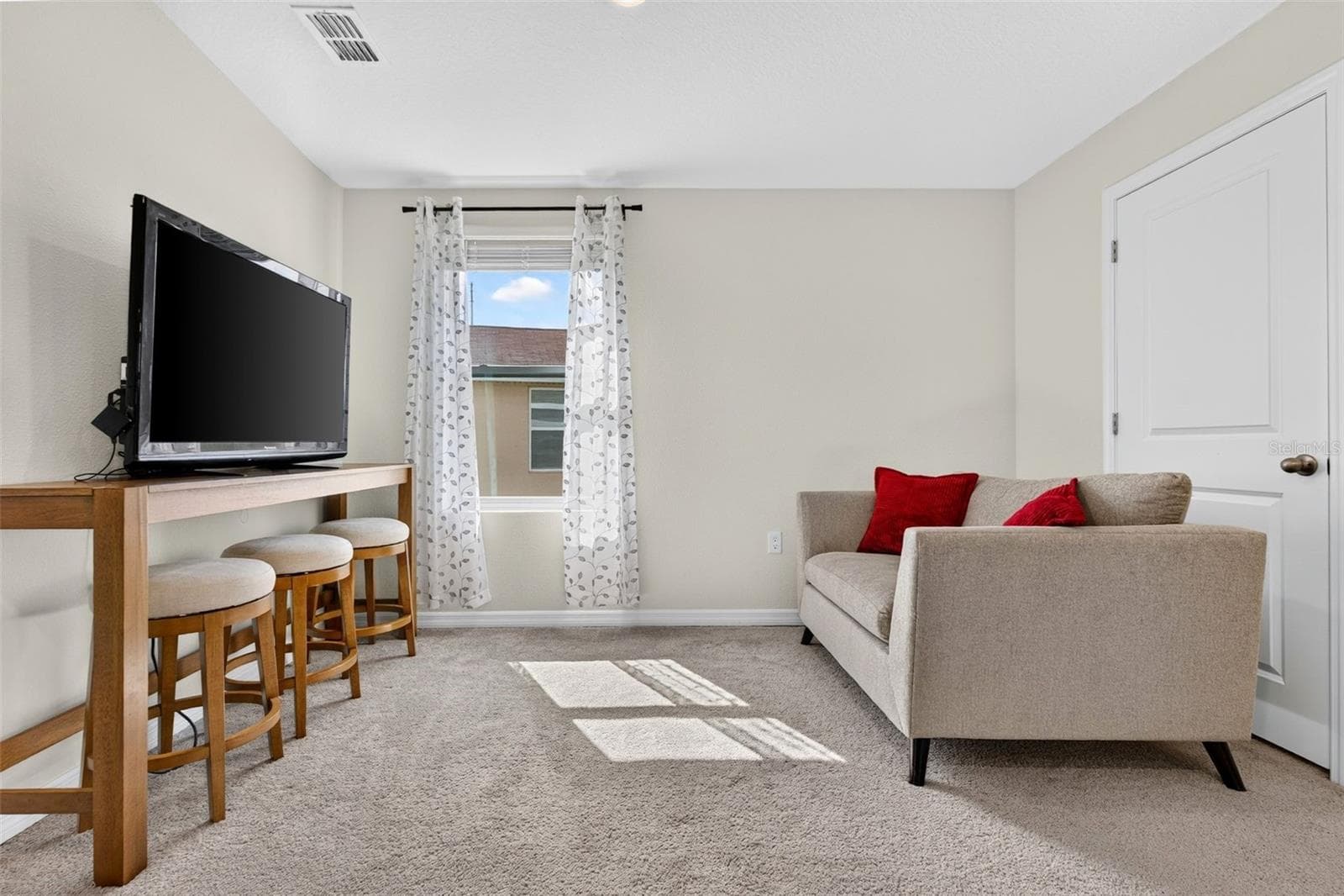 Loft - 10137 CHARLOTTE DR, PARRISH