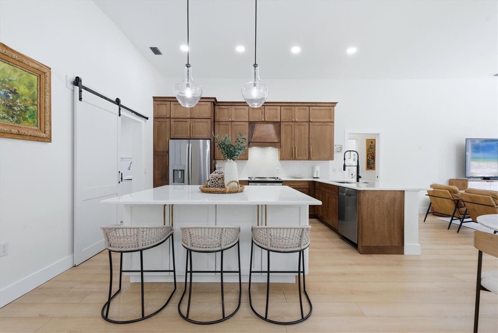 Kitchen with breakfast bar. - 8857 HAVENRIDGE DR, SARASOTA