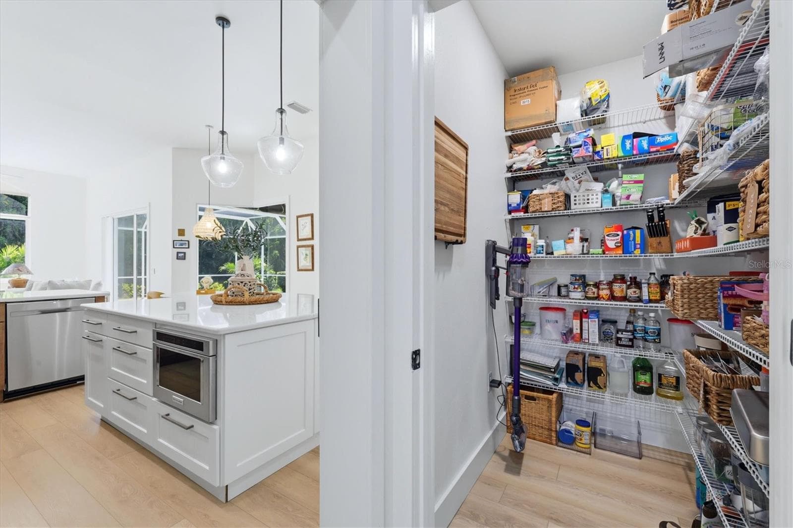 Walk-in pantry - 8857 HAVENRIDGE DR, SARASOTA