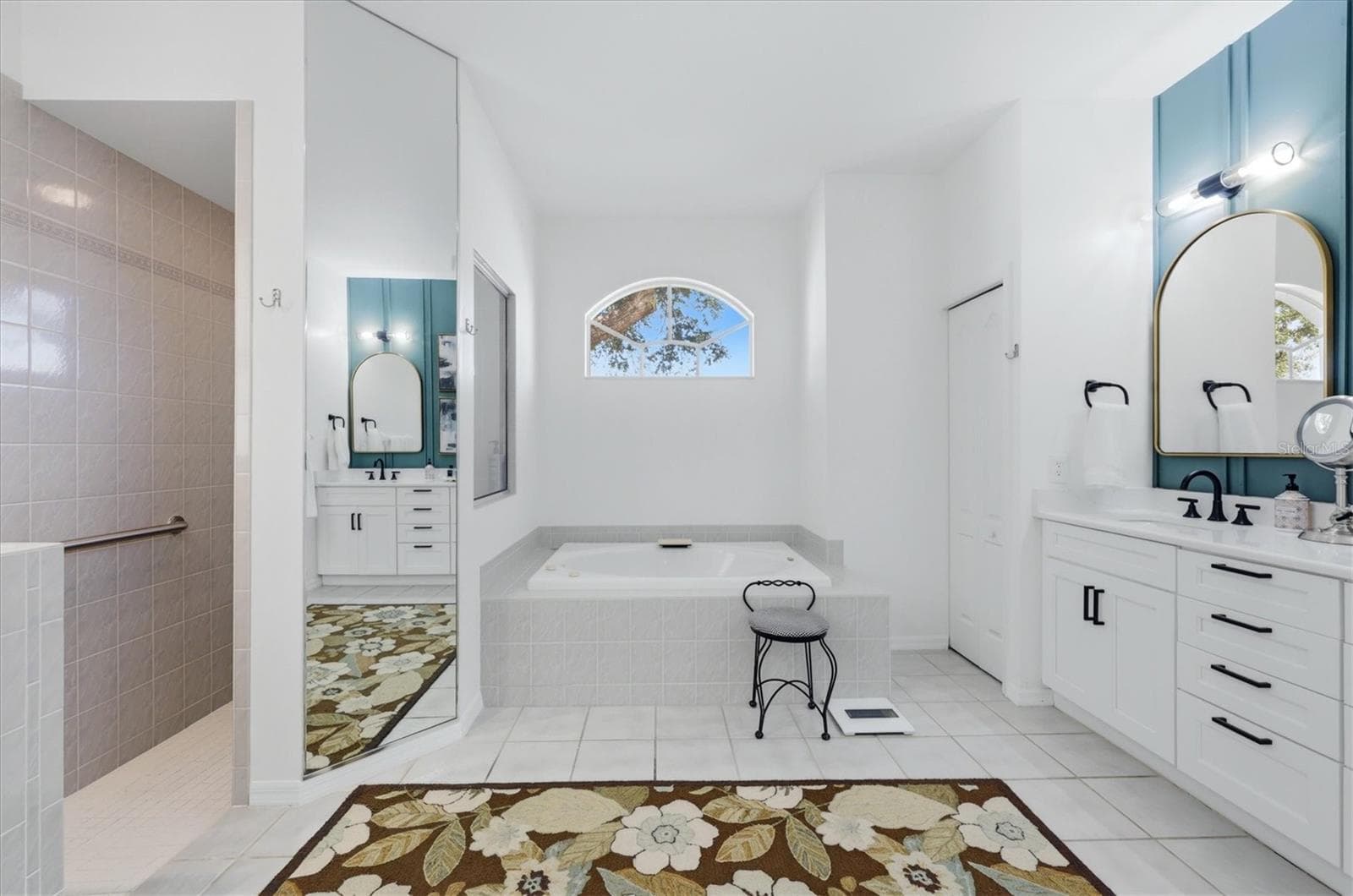 Primary bath - 8857 HAVENRIDGE DR, SARASOTA