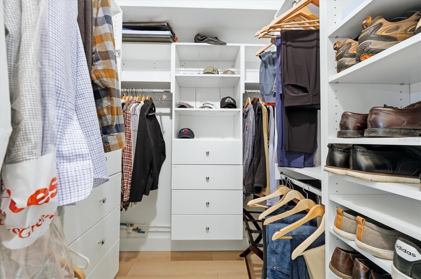 Walk-in closet - 8857 HAVENRIDGE DR, SARASOTA