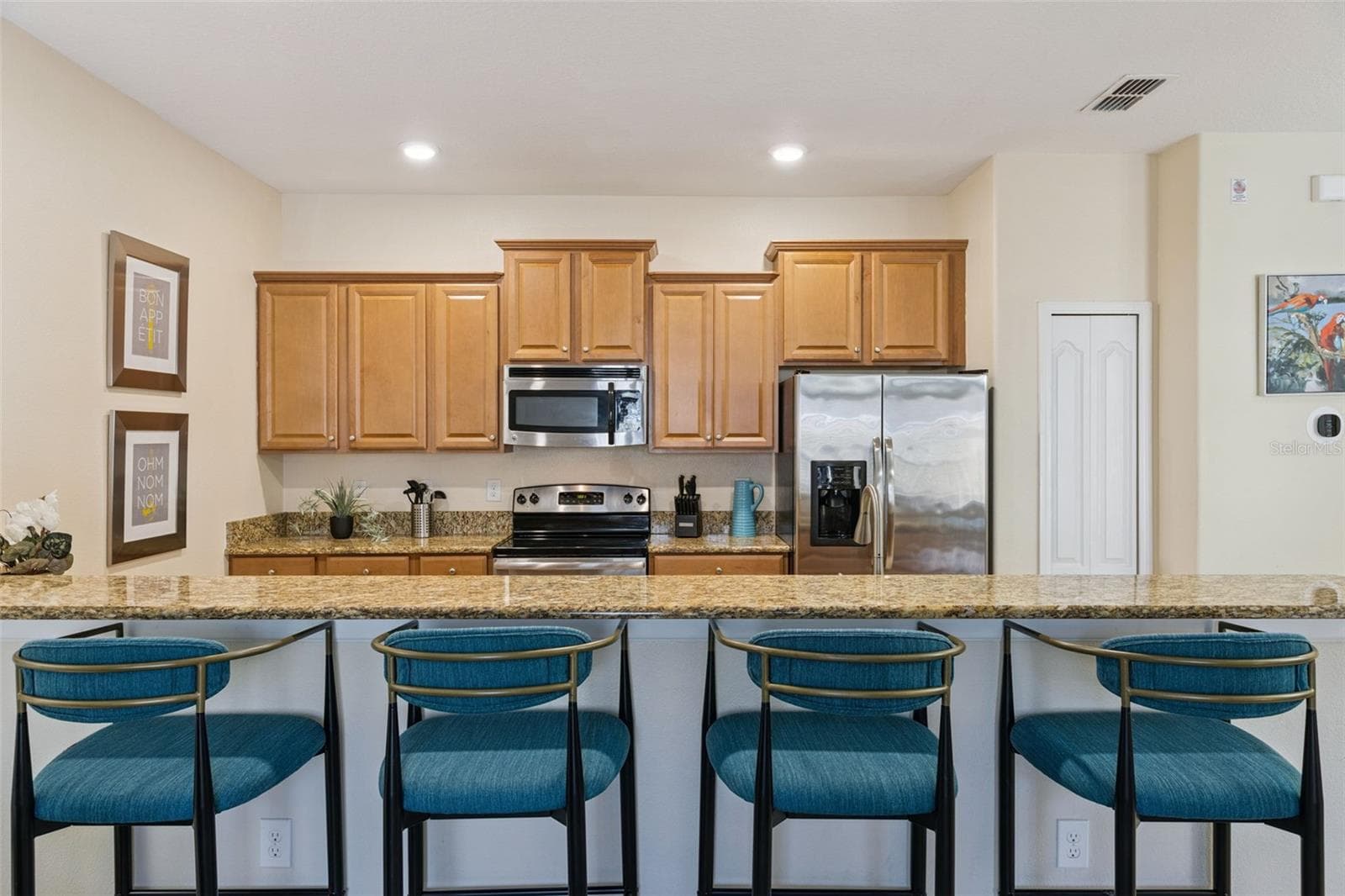 Townhouse at 8957 SUGAR PALM RD, KISSIMMEE, photo 7 of 53