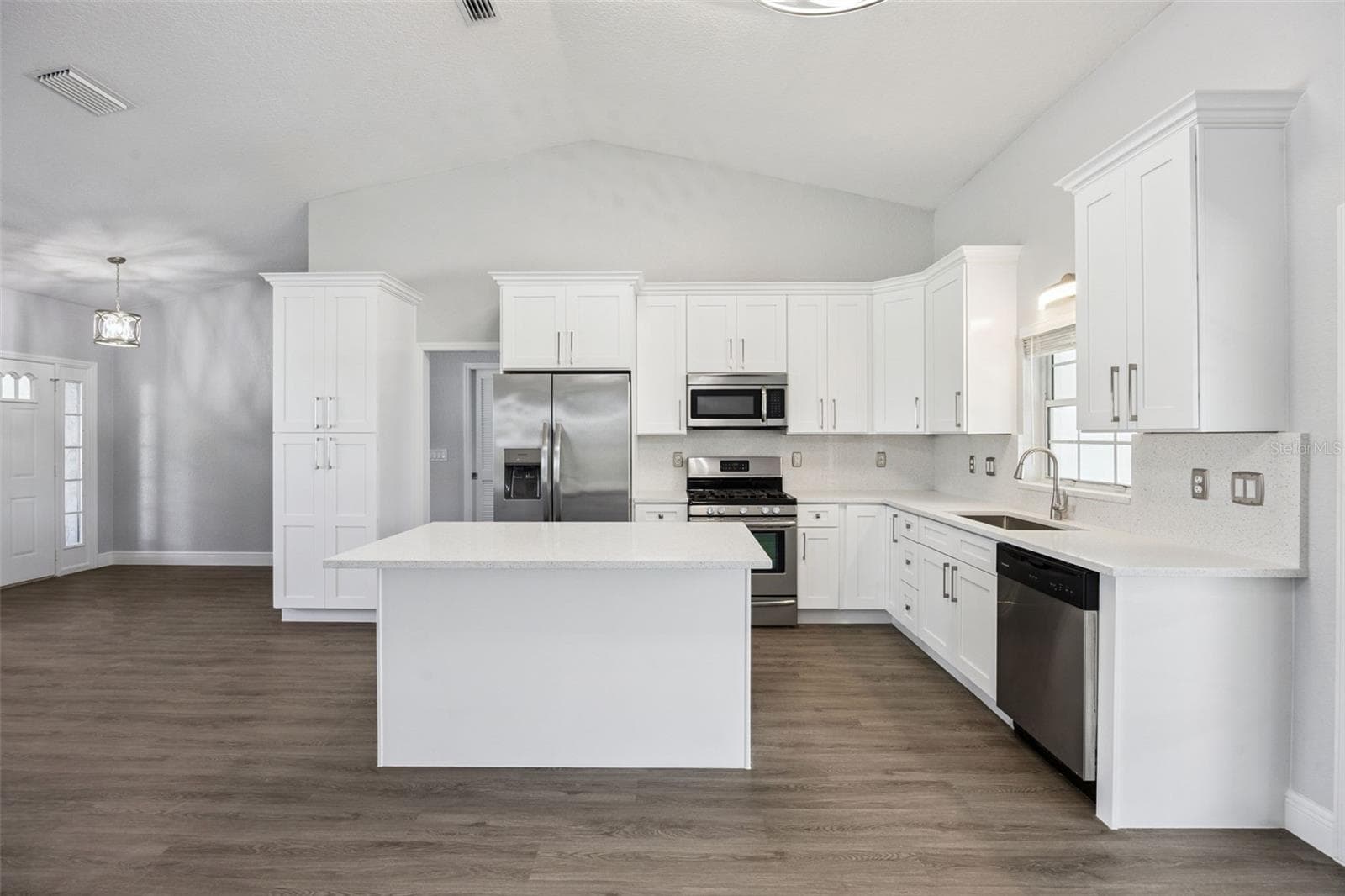 Single Family Residence at 5606 LAVER ST, LEESBURG, photo 16 of 91