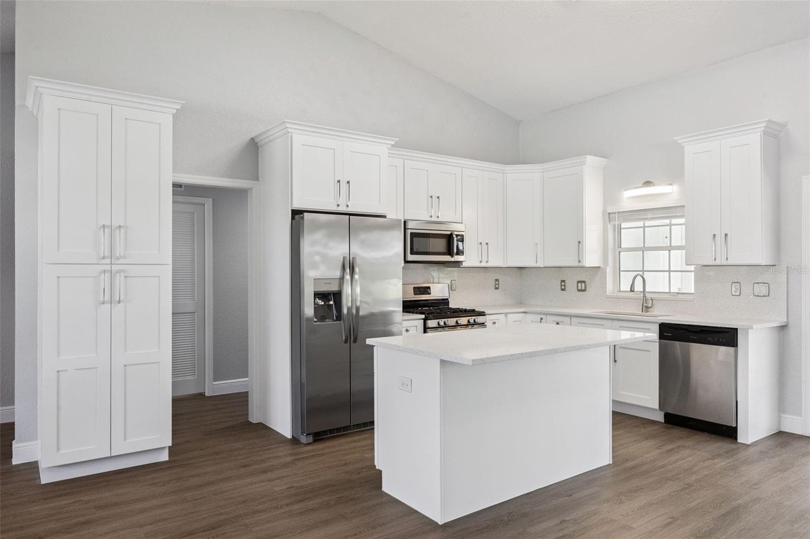 Single Family Residence at 5606 LAVER ST, LEESBURG, photo 17 of 91