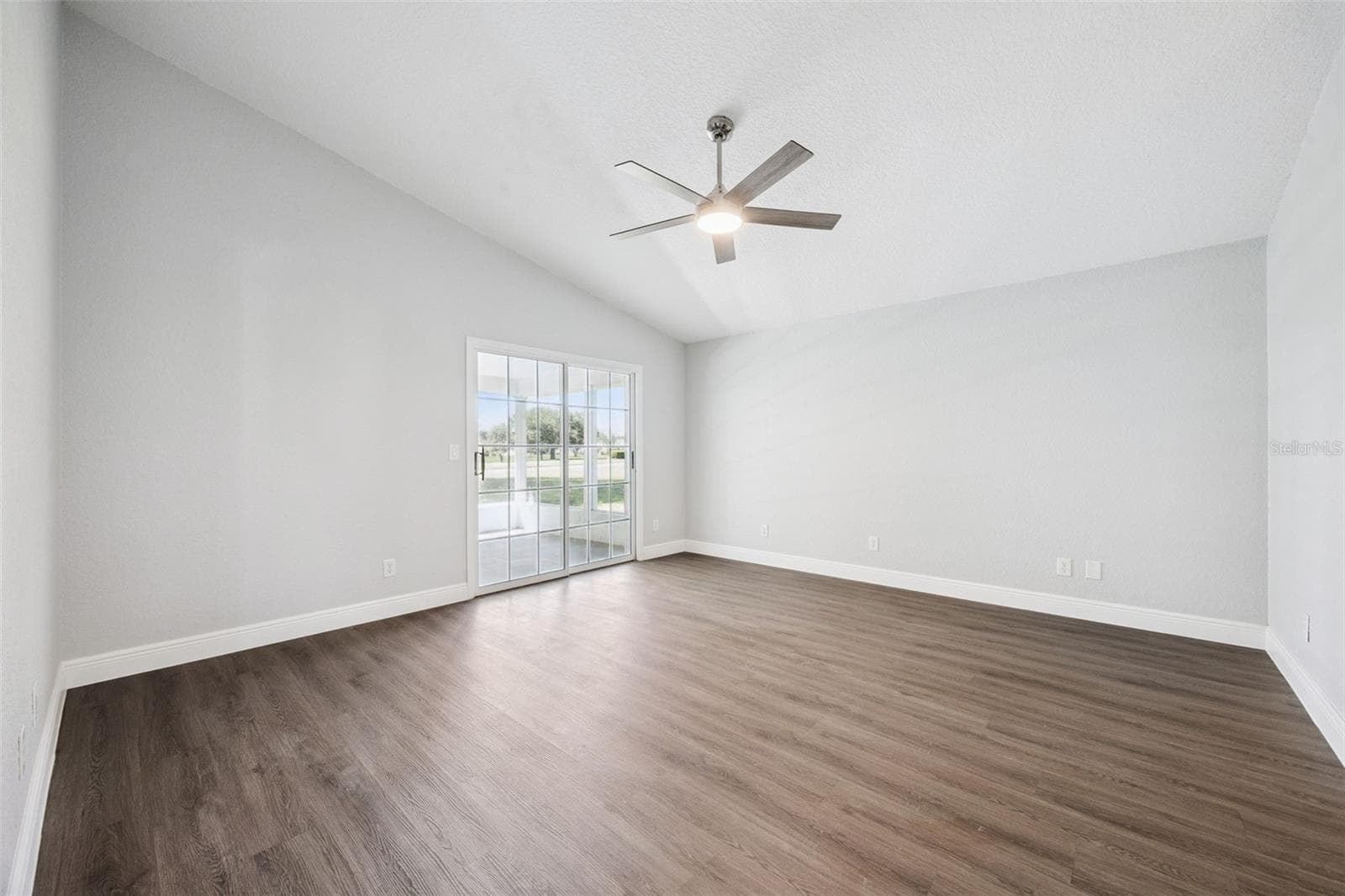 Single Family Residence at 5606 LAVER ST, LEESBURG, photo 20 of 91