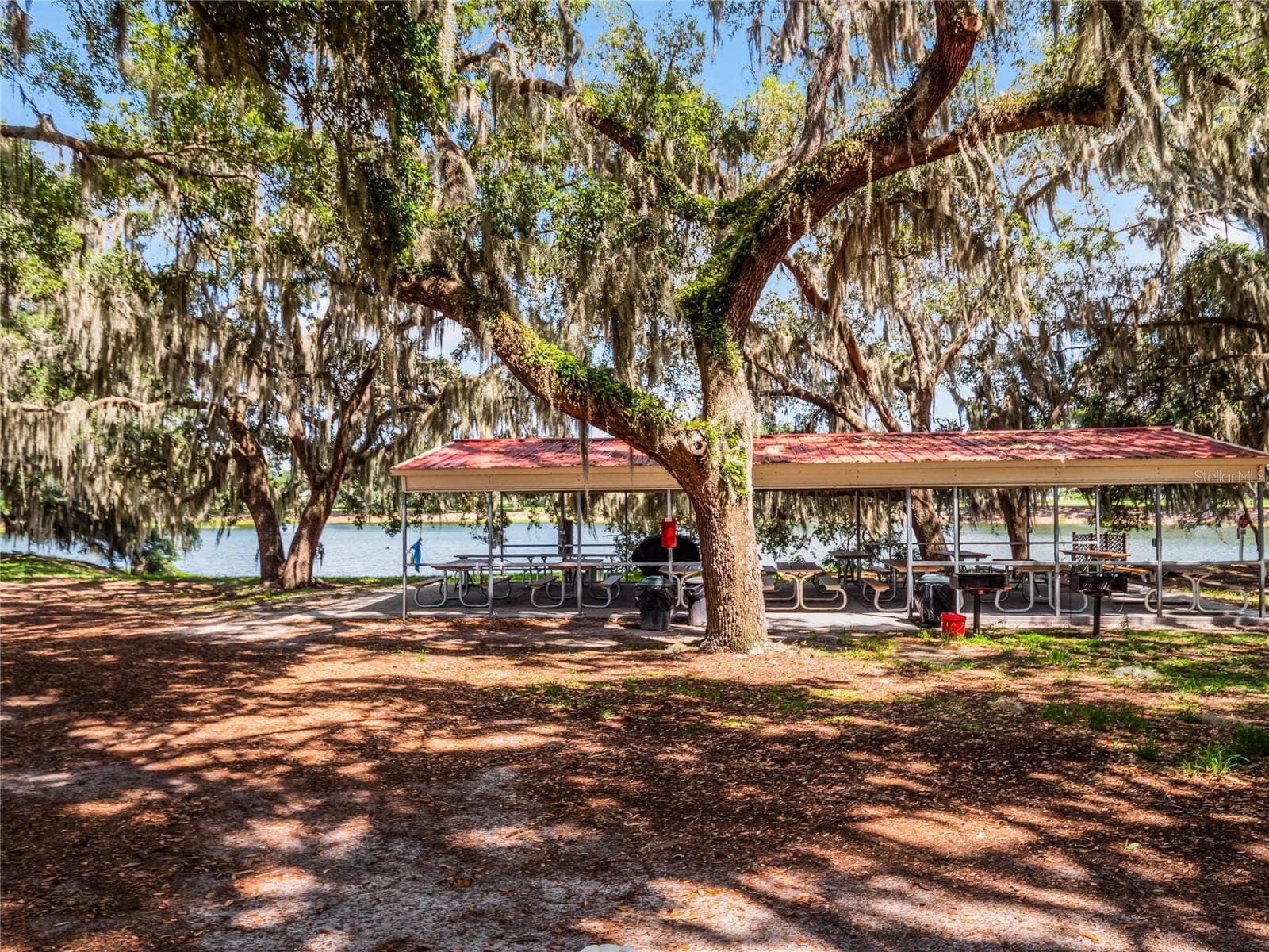 picnic pavilion - 5606 LAVER ST, LEESBURG