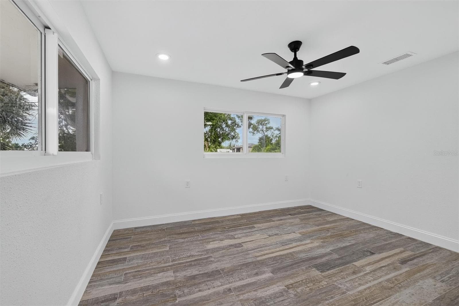 Single Family Residence at 801 MARLIN DR, PUNTA GORDA, photo 18 of 37