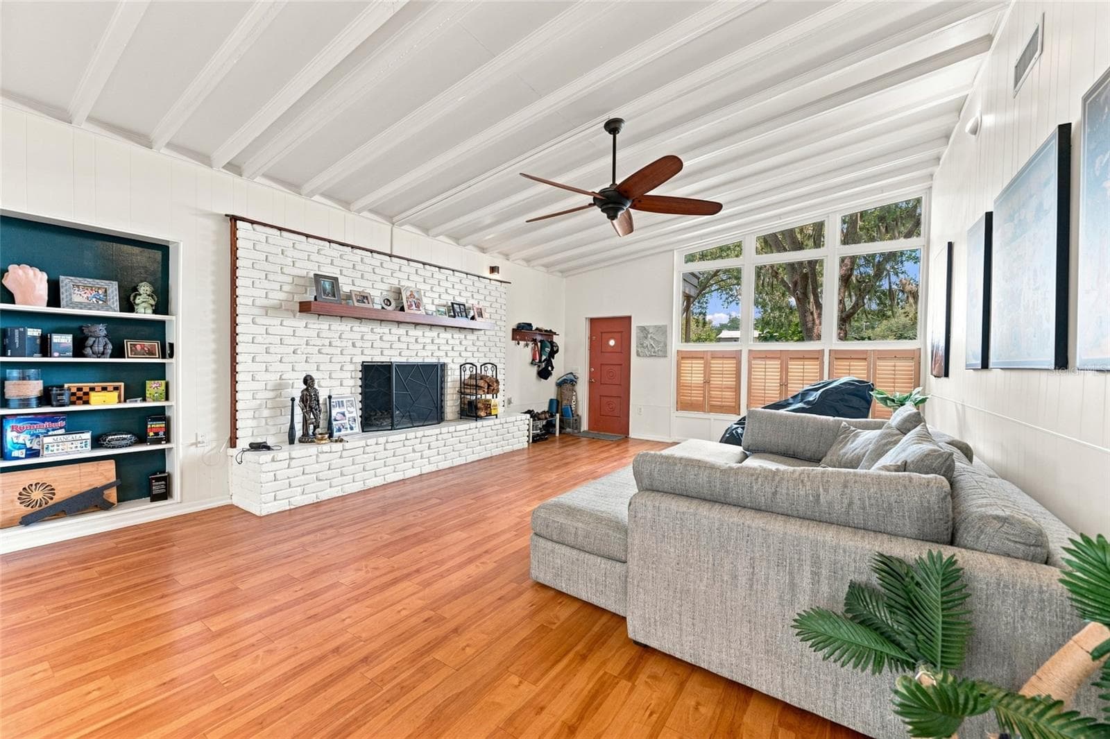 Single Family Residence at 809 E RIVER DR, TEMPLE TERRACE, photo 3 of 50