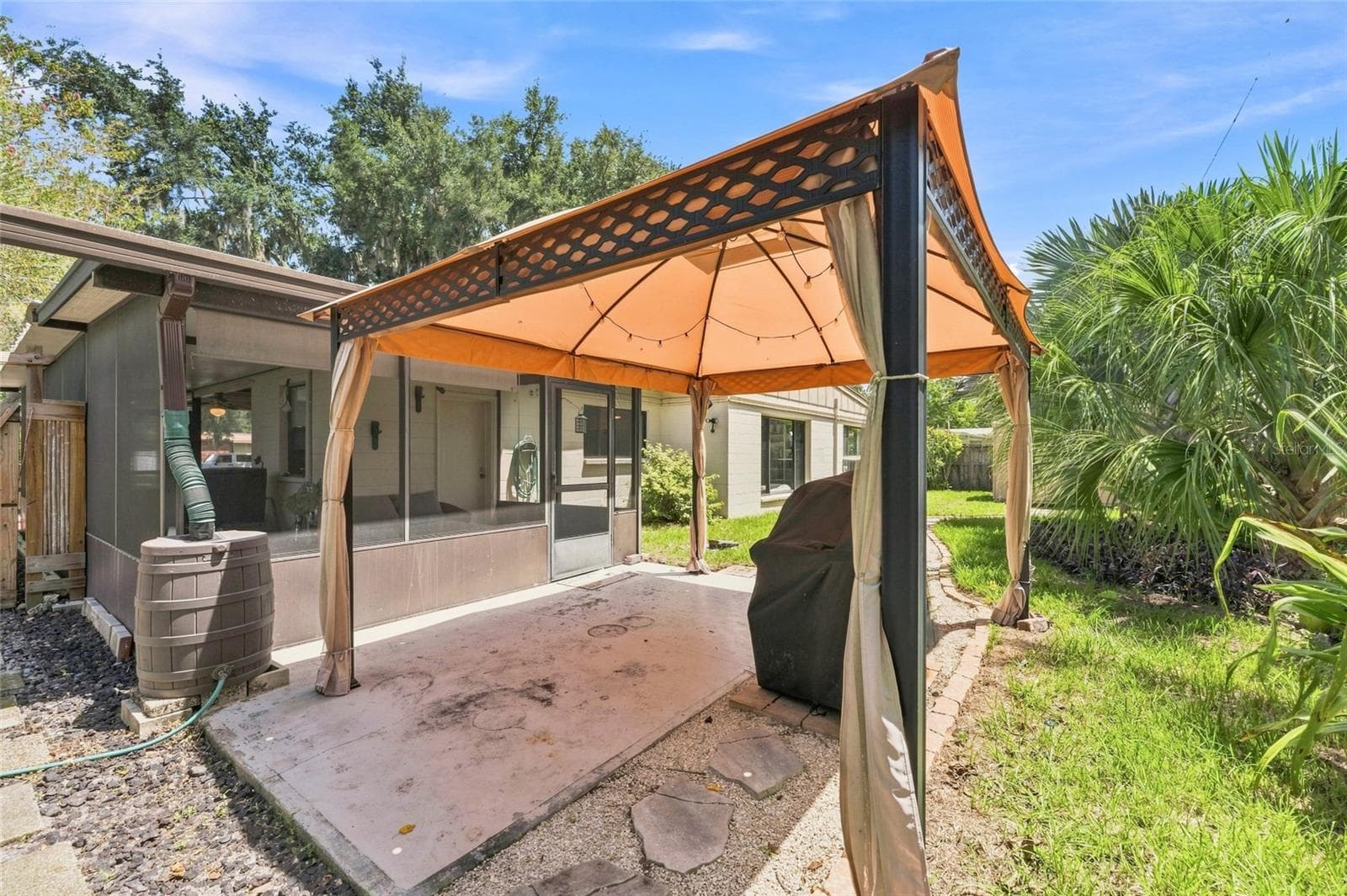 Single Family Residence at 809 E RIVER DR, TEMPLE TERRACE, photo 38 of 50