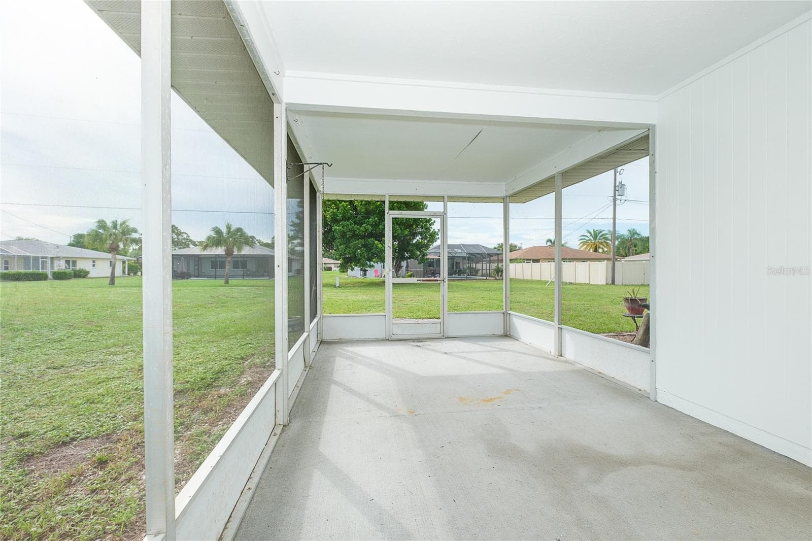 Lanai - 995 BAY VISTA BLVD, ENGLEWOOD