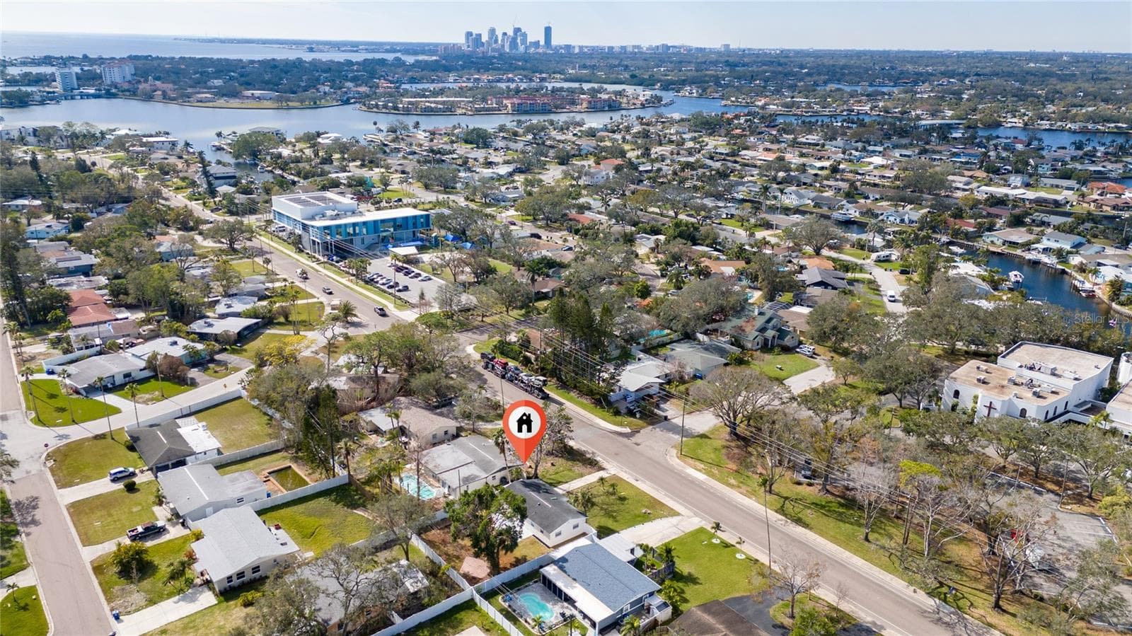 Single Family Residence at 4401 SHORE ACRES BLVD NE, ST PETERSBURG, photo 3 of 48