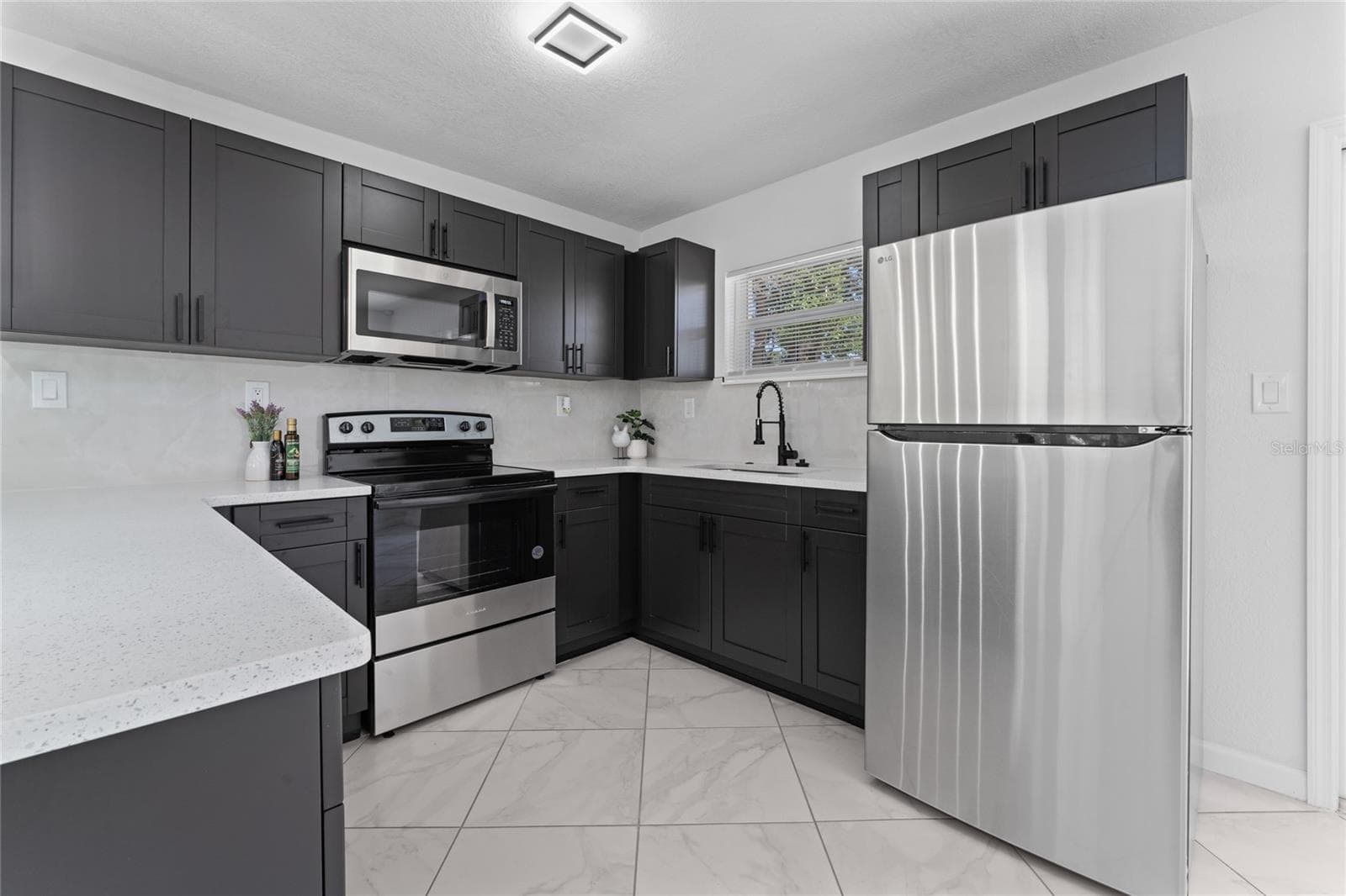 Single Family Residence at 4401 SHORE ACRES BLVD NE, ST PETERSBURG, photo 9 of 48