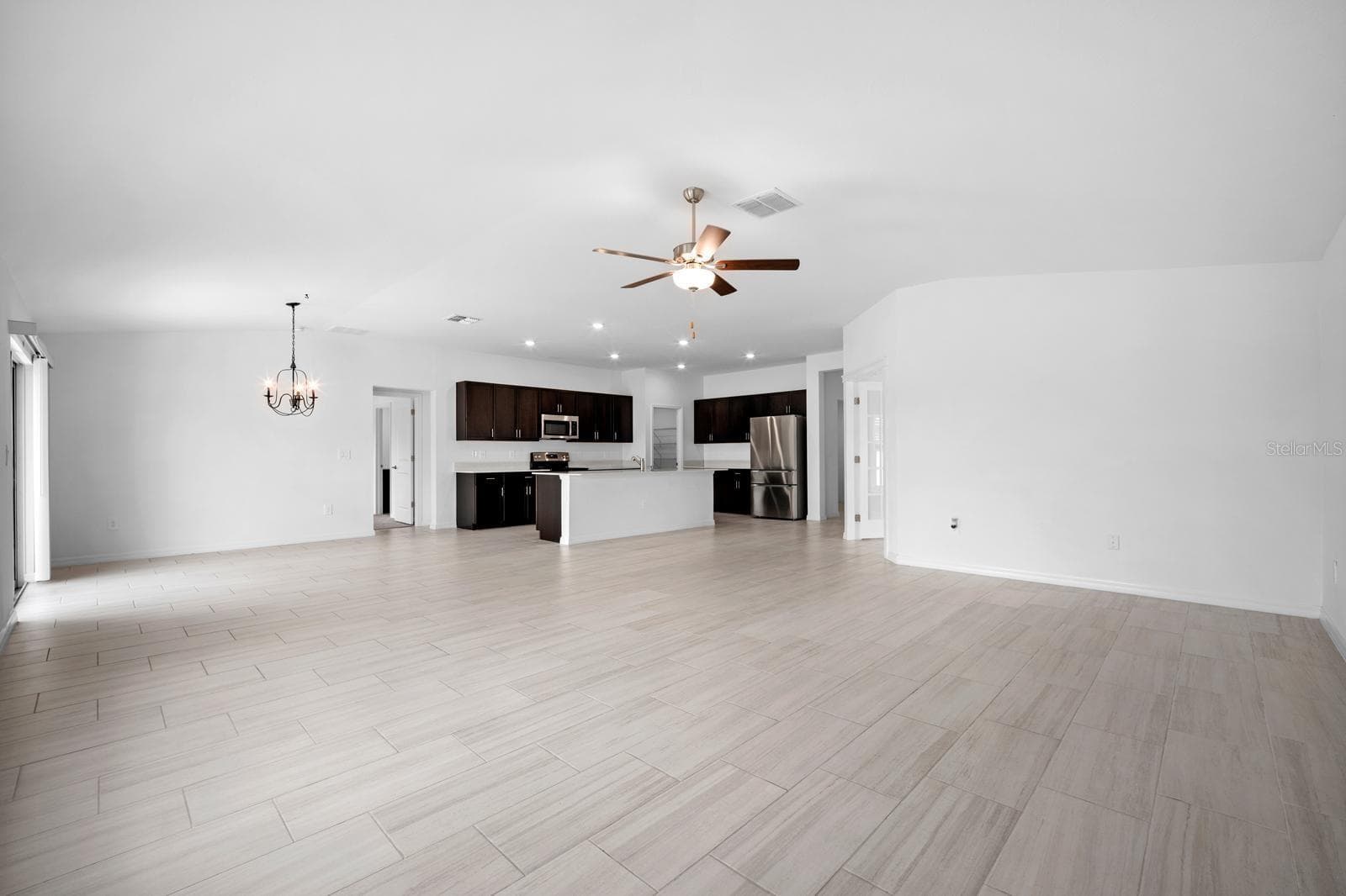 Single Family Residence at 4060 CAPRI COAST DR, PLANT CITY, photo 10 of 33